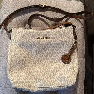 Michael Kors Crossbody purse